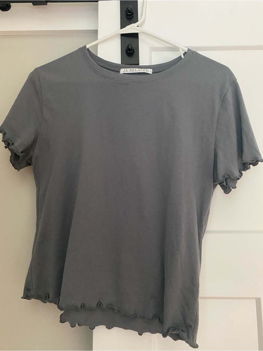 La Relaxed Gray Ruffle Hem Short Sleeve Tee